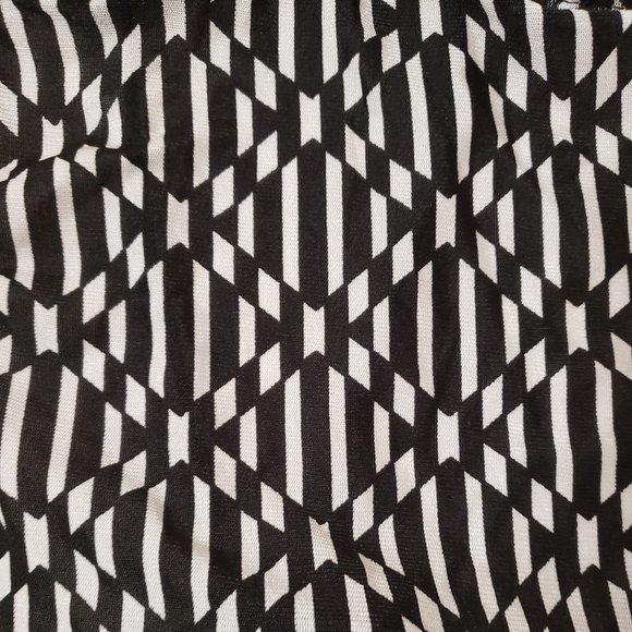 Black and White Romper - Picture 2 of 6